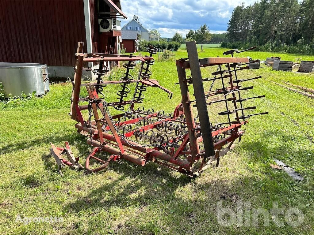 Tive cultivator