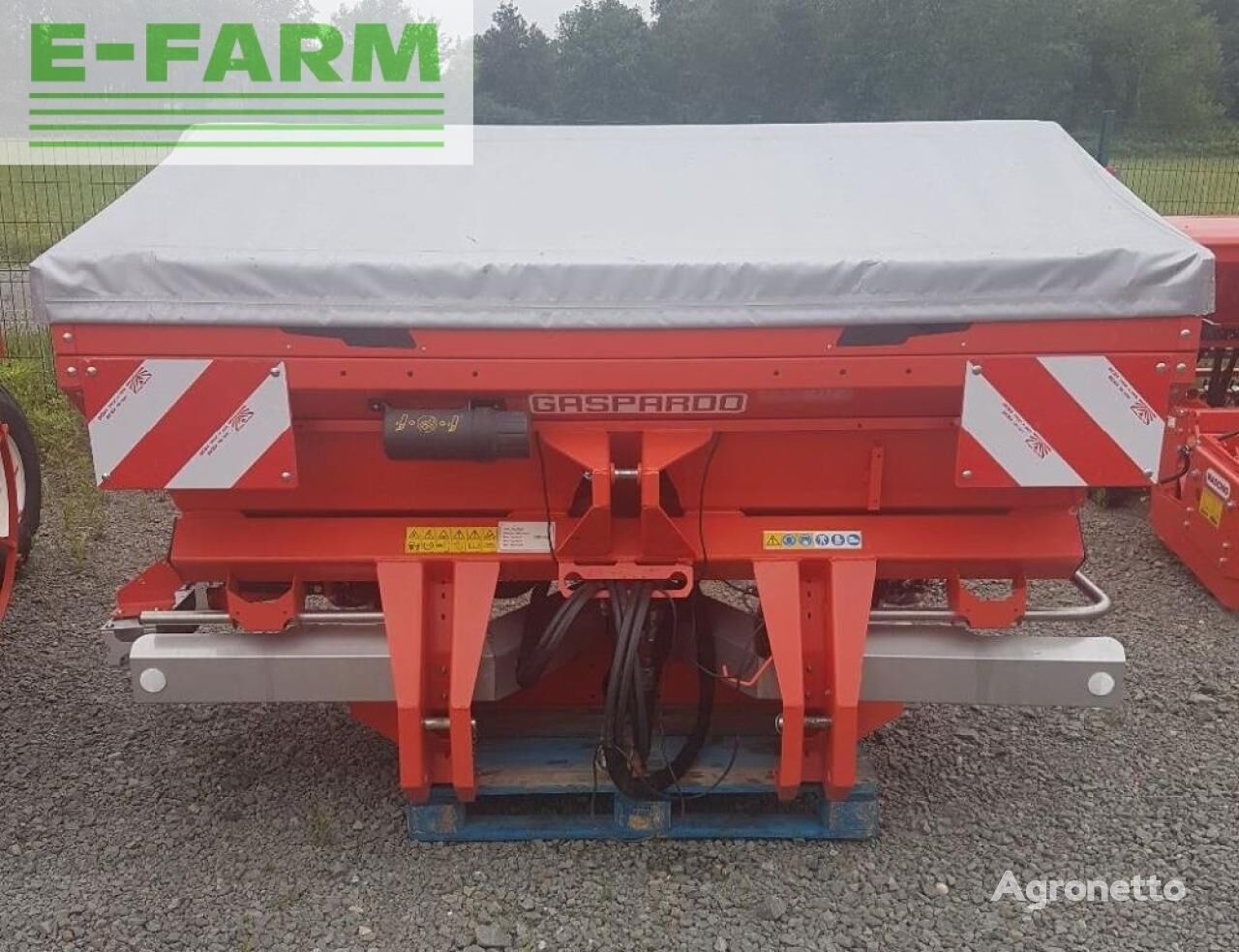 primo m 218 mounted fertilizer spreader