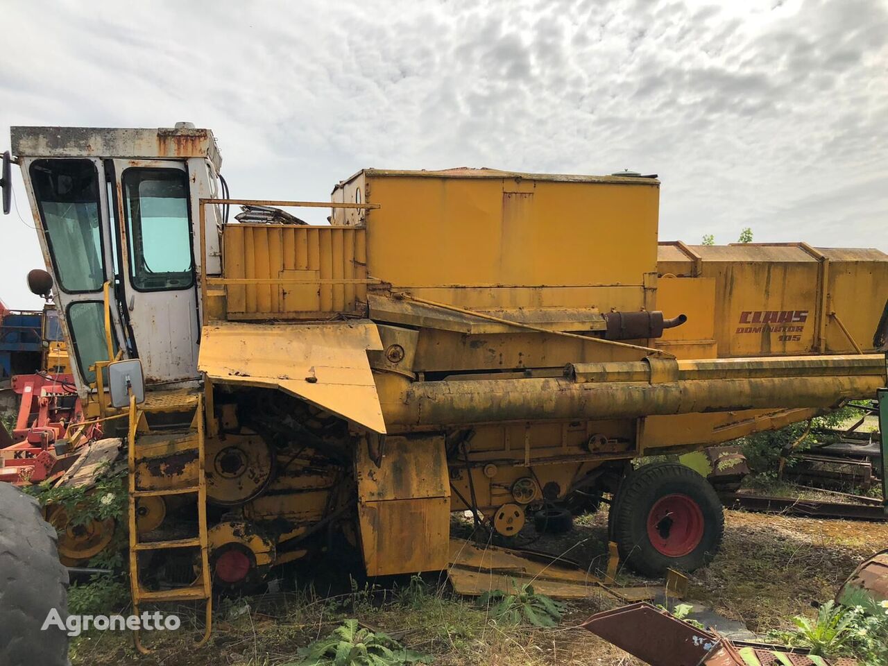 Claas Dominator FOR PARTS grain harvester for parts