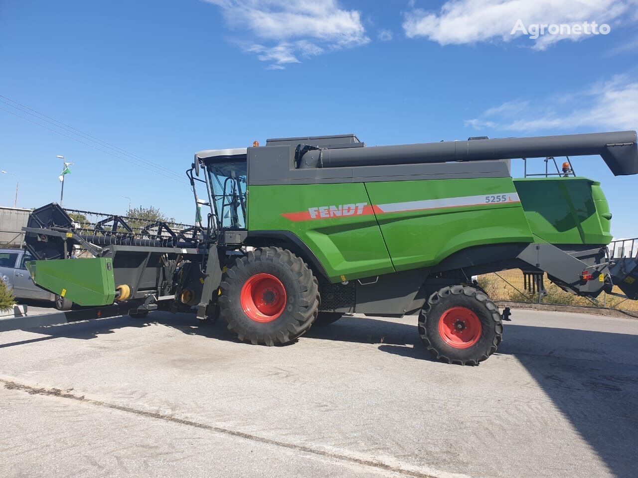 new Fendt 5255L grain harvester