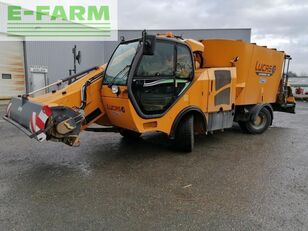 Lucas autospire 160 self propelled feed mixer