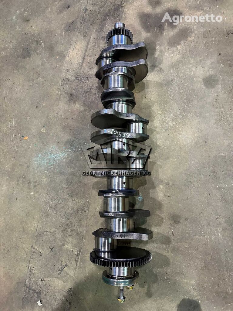 John Deere crankshaft for wheel tractor