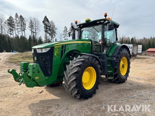 John Deere 8320R wheel tractor