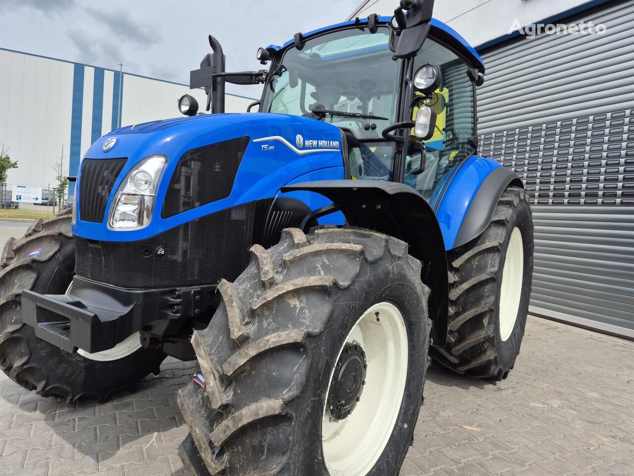 new T 5.120 DC wheel tractor